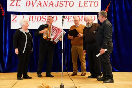 25.2.2024_ljudski pevci in godci trebelno_FOTO_studioPraprotKa29 - kopija